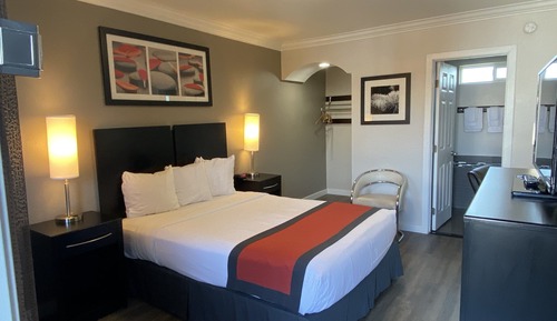 1 Queen Bed Non Smoking