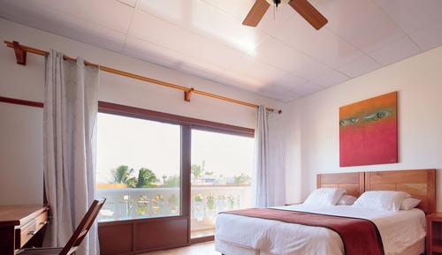 Premium Suite, 1 King Bed, Partial Ocean View