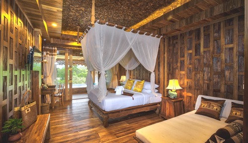 Pool Suite Water View