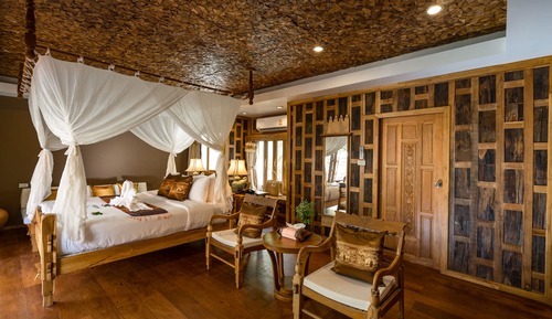 Villa Pool Access with FREE THB 1,000 Net Resort Credit per night
