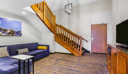 Loft, 1 King Bed, Non Smoking (Suite)