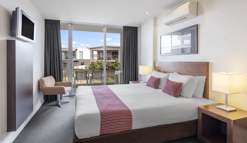 Standard Room, 1 King Bed