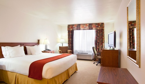 Standard Room, 1 King Bed