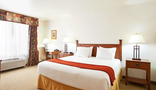 Suite, 1 King Bed with Sofa bed, Corner (Wet Bar)