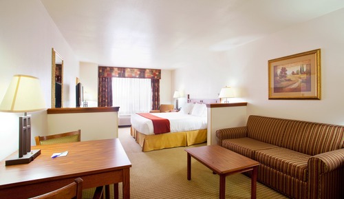 Suite, 1 King Bed with Sofa bed (Low Floor, Wet Bar)