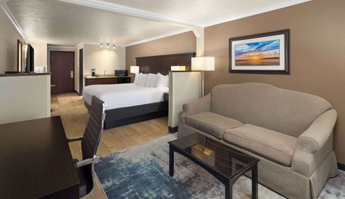Studio Suite, 1 King Bed, Non Smoking