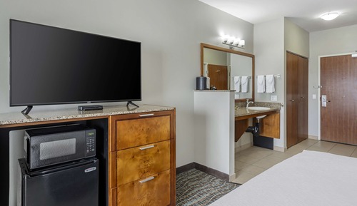 Standard Room, Multiple Beds, Accessible, Bathtub