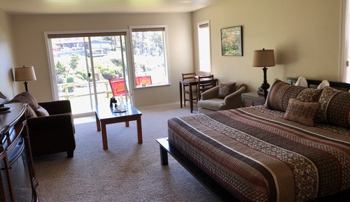 Comfort Studio Suite, 1 King Bed, Ocean View