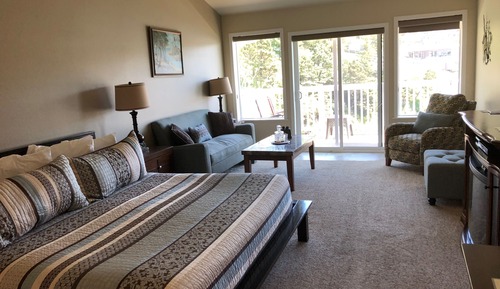 Comfort Studio Suite, 1 King Bed, Ocean View