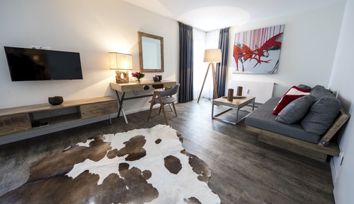 Deluxe Suite