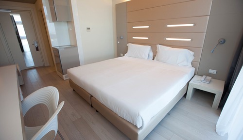 Standard Room, 1 Queen Bed, Non Smoking