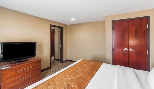 Suite, 1 King Bed with Sofa bed, Non Smoking