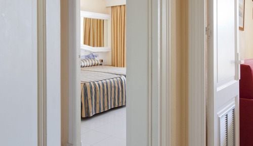 Double Room, Connecting Rooms