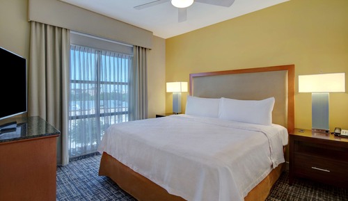 Suite, 1 King Bed, Accessible, Bathtub (Mobility & Hearing)