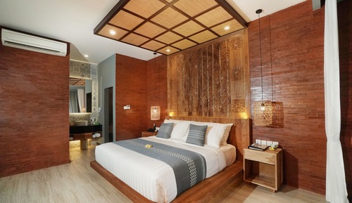 Premier Room