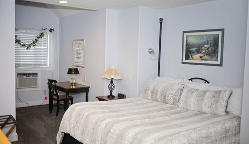 Luxury Suite, King Bed, Jetted Tub