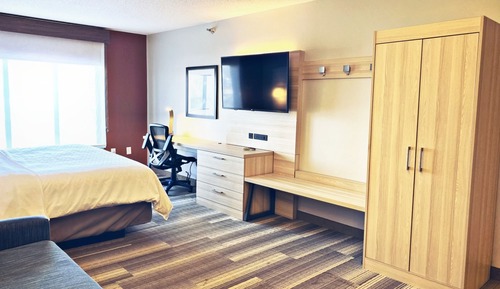 Suite, 1 King Bed, Jetted Tub