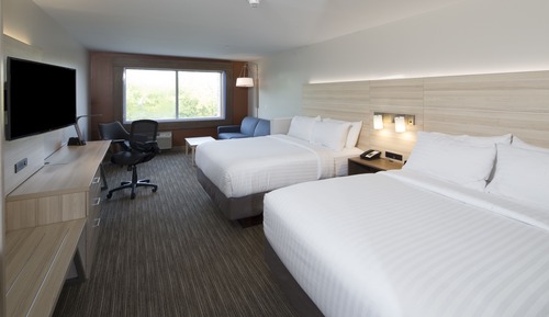 Suite, Multiple Beds, Accessible (Communications)