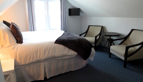 Deluxe Room, 1 King Bed, Private Bathroom, Ocean View (Room 18)