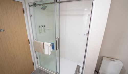 Executive Suite, Multiple Beds (Hearing Accessible)