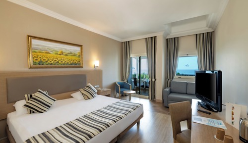 Family Room, 2 Bedrooms