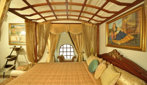 Regal Suite