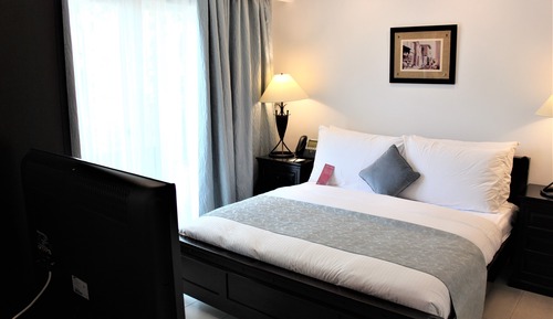 Room, 2 Bedrooms, Pool Access