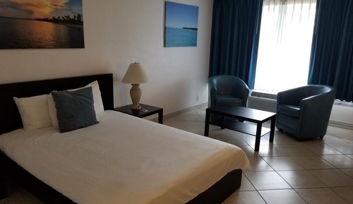 Room, 1 King Bed (Deluxe King Accessible)