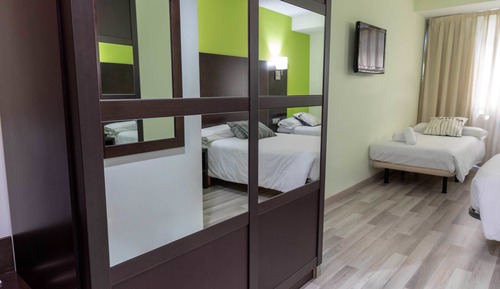 Triple Room