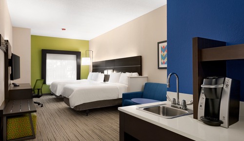 Suite, 2 Queen Beds (Living Area)