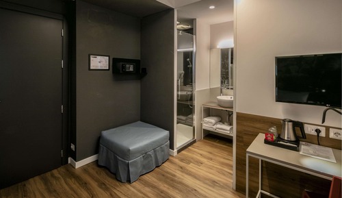 Standard Room, 1 Queen Bed, Non Smoking