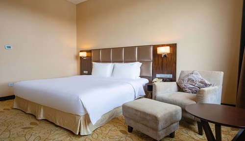 Standard Room, 1 King Bed