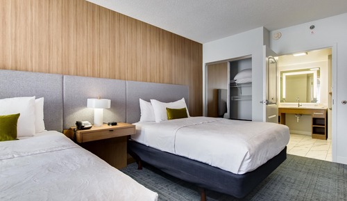 1 Bedroom 2 Queens Suite Nonsmoking