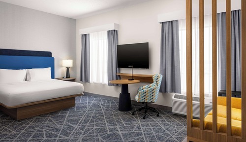 Suite, 1 King Bed, Accessible, Non Smoking