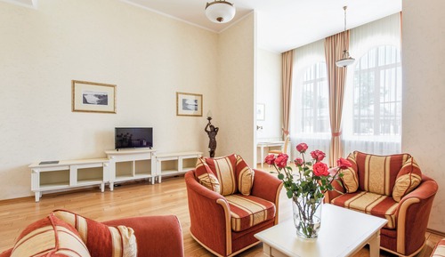 Deluxe Suite