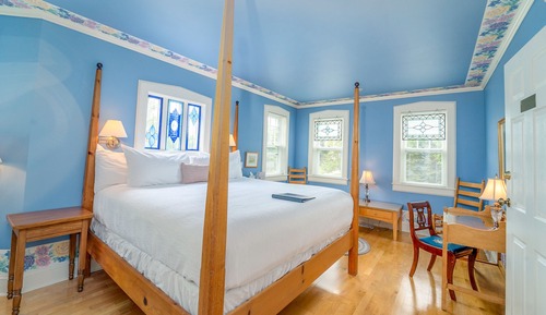 The Avery Beach Hotel Suite
