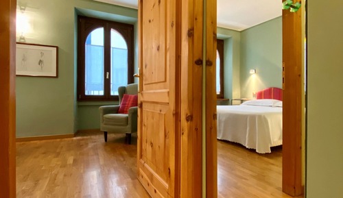 Standard Room, 1 Queen Bed, Garden Area