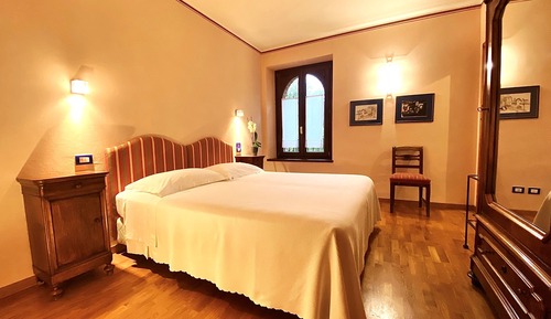 Economy Room, 1 Queen Bed