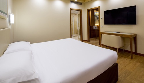 Suite, 1 King Bed (Living Area)