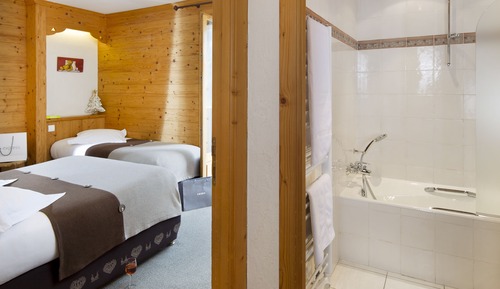 Triple Room, Balcony, Mountain View (Est)