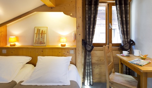 Double Room (mansardée ou non avec fenêtre)