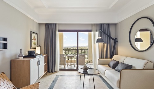 The Level, Family Room