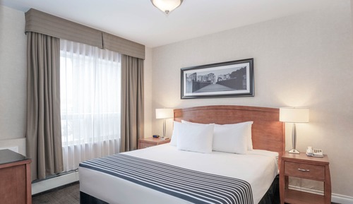 Family Suite, Kitchenette (1 King, Bunk Beds, Sofabed)