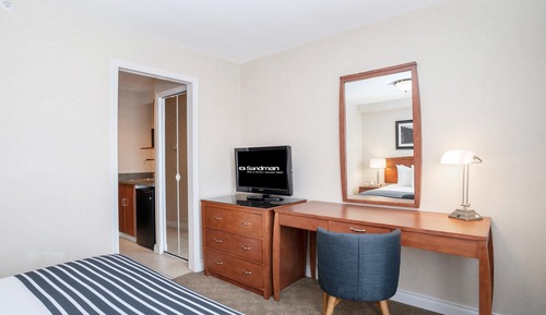 Family Suite, Kitchenette (1 King Bed, 2 Single Beds)