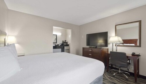 1 King Room