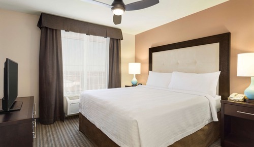 Suite, 1 King Bed, Accessible, Non Smoking