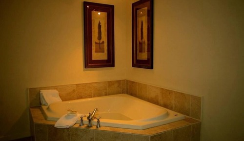 Romantic Room, 1 Bedroom, Jetted Tub - Non-Pet Friendly