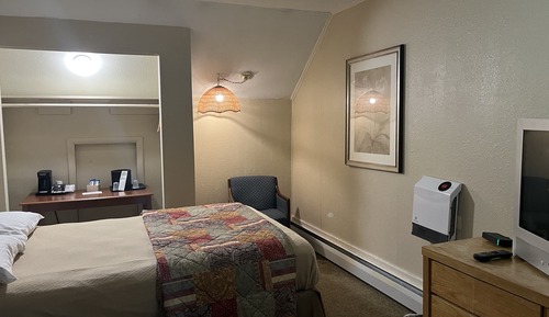 Economy Room - Non-Pet Friendly