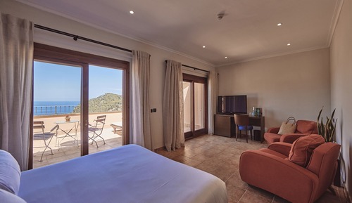 Suite, terrace, sea view Spa access not included
