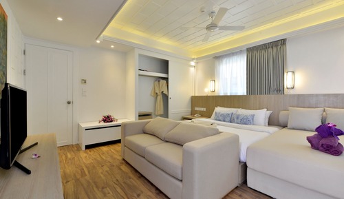 Private Pool Suite - 370 meters away from the beach